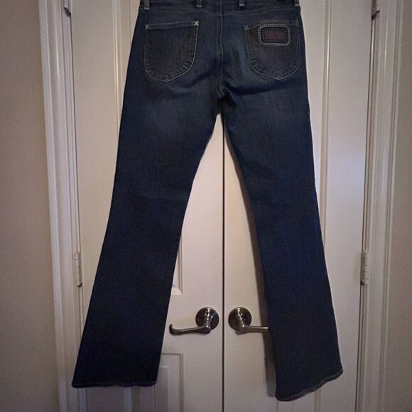 Citizens of Humanity Low Waist Boot Cut Jean in Size 31. - Picture 4 of 4